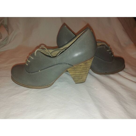 Chelsea Crew Jackie VINTAGE Womens Size 36 (5-5.5) Grey Front Tie Up Chunky Heel - Picture 2 of 12